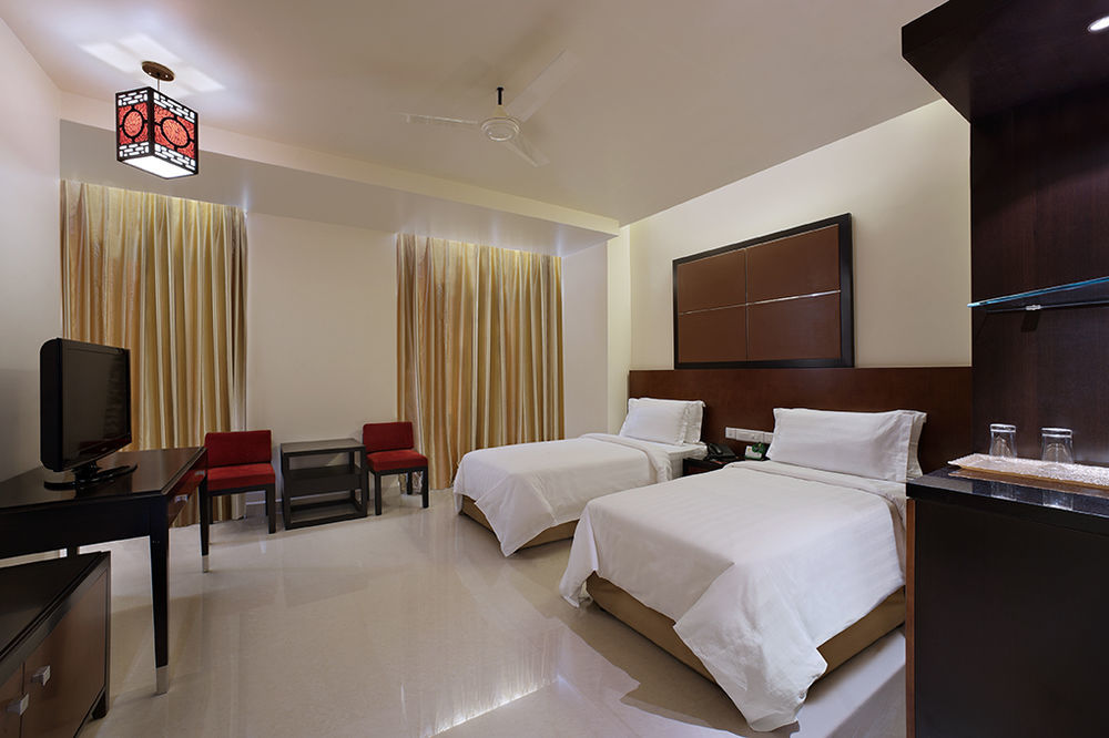 Sara Regency Hotell Kumbakonam Exteriör bild