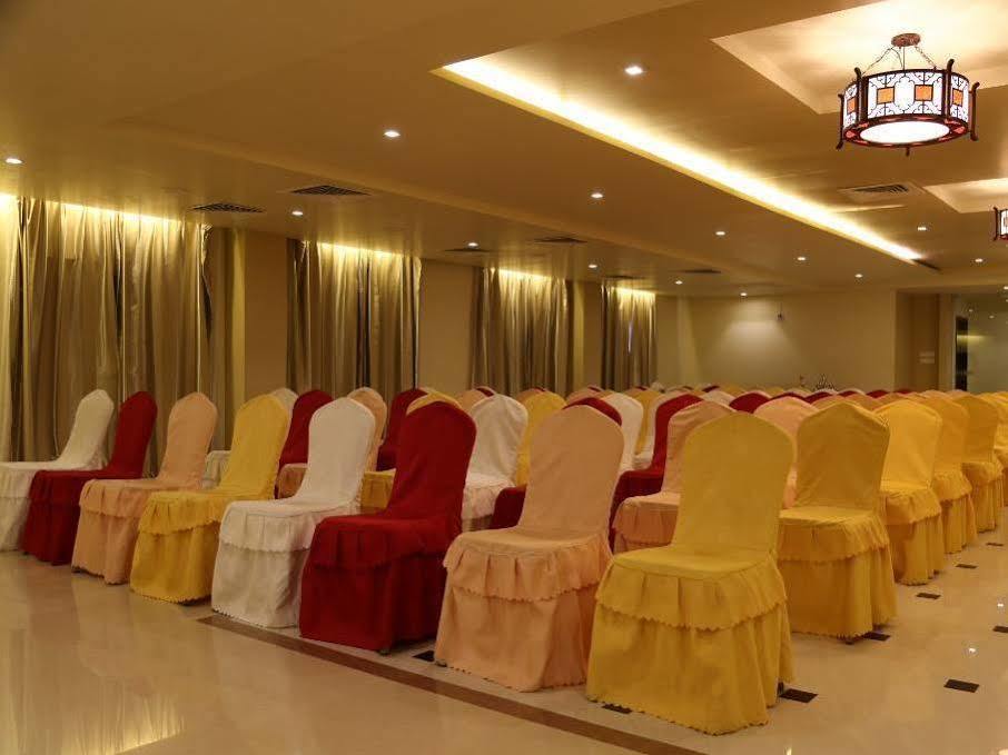 Sara Regency Hotell Kumbakonam Exteriör bild