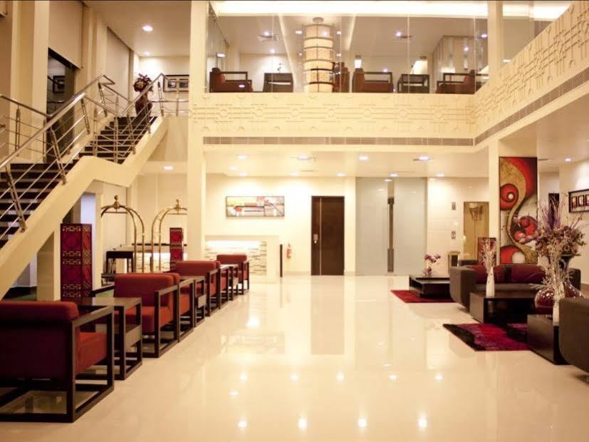 Sara Regency Hotell Kumbakonam Exteriör bild