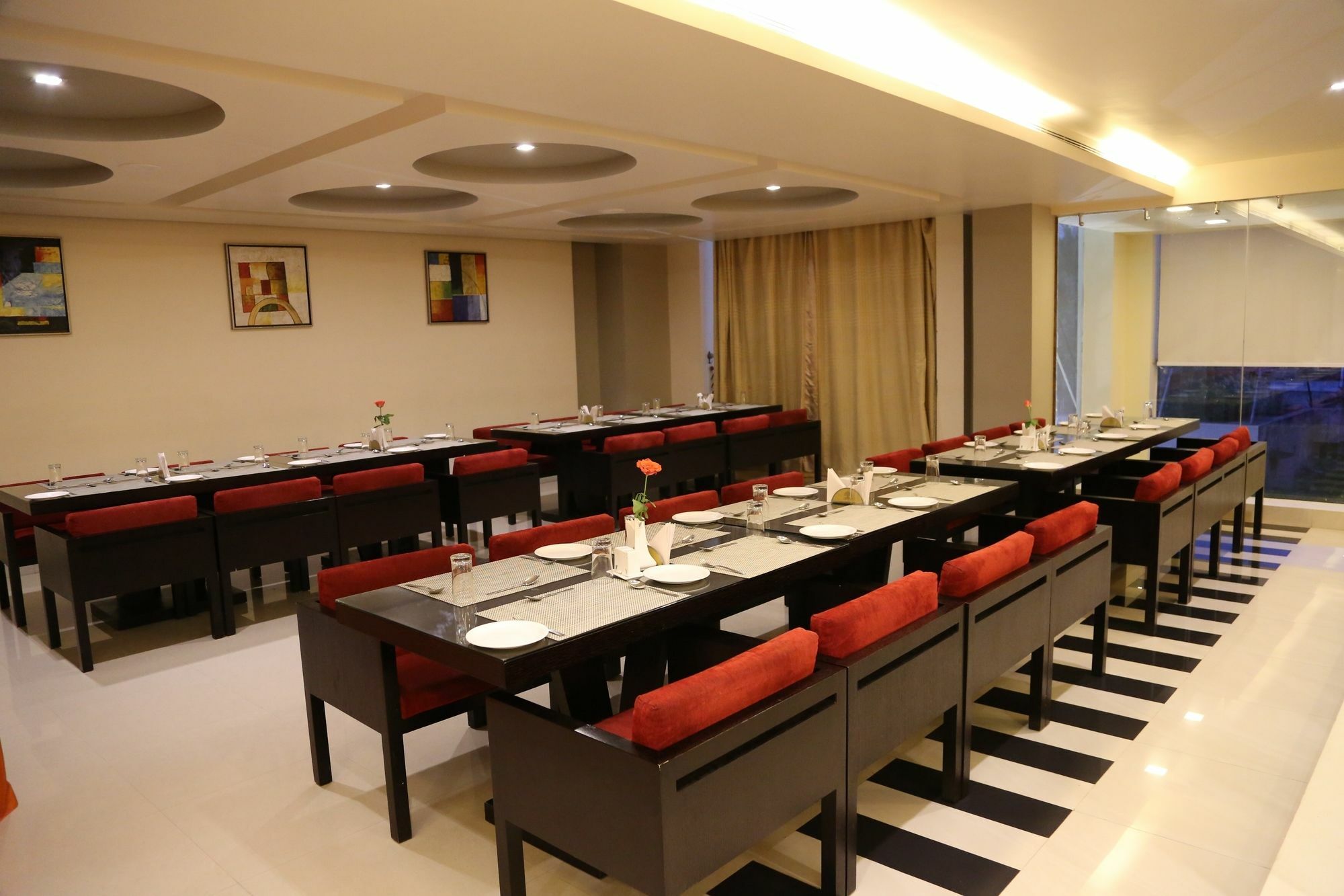 Sara Regency Hotell Kumbakonam Exteriör bild
