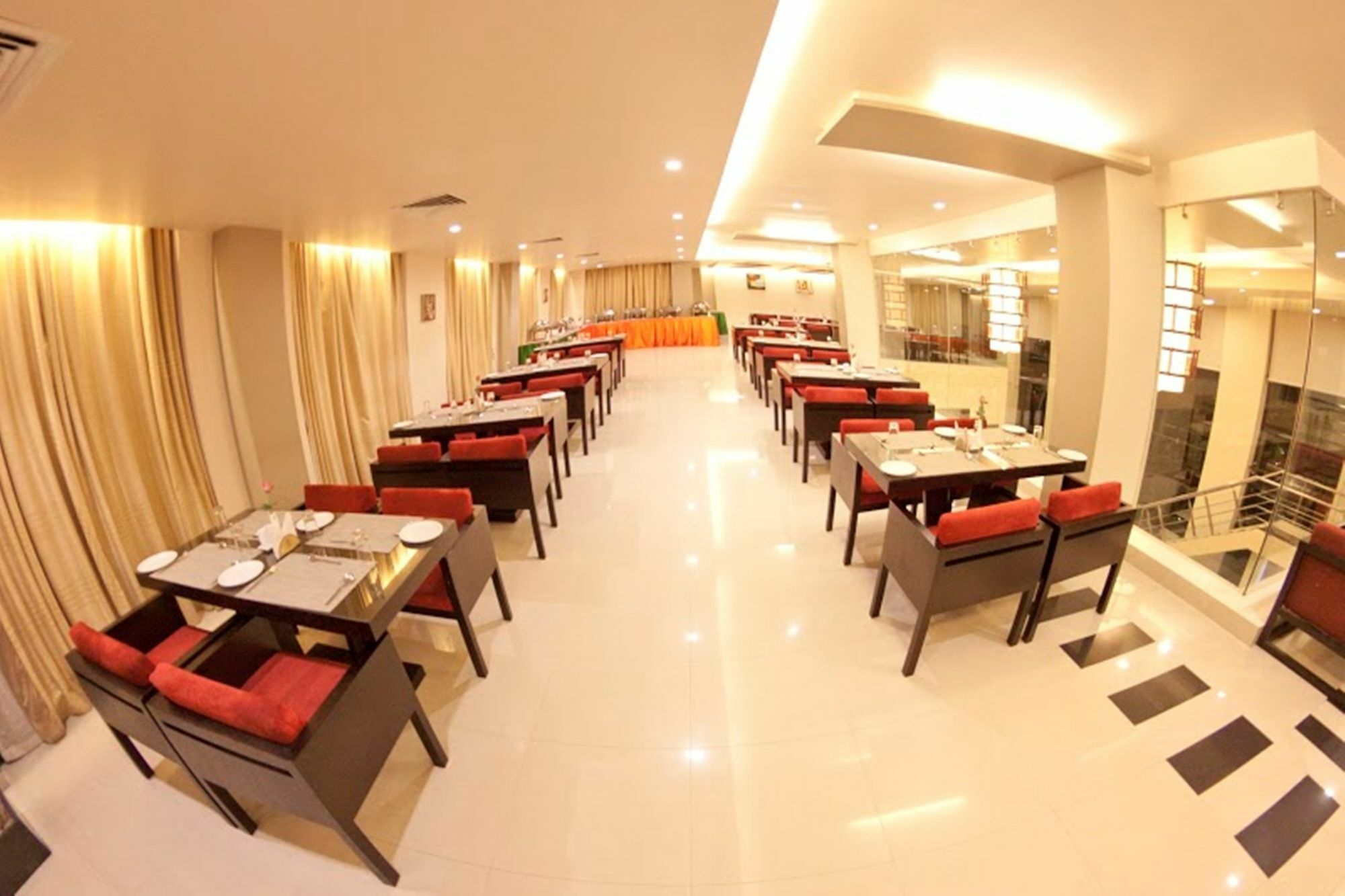 Sara Regency Hotell Kumbakonam Exteriör bild